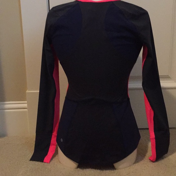 Lululemon jogger long sleeve - Picture 2 of 6